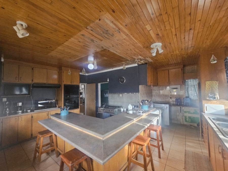 4 Bedroom Property for Sale in Ladybrand Free State